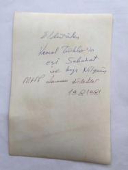 DİSK GENEL BAŞKANI KEMAL TÜRKLER'İN ORİJİNAL 2'Lİ FOTOĞRAF SETİ - 18 x 12 cm EBADINDA - ALPARSLAN TÜRKEŞ'İN TALİMATIYLA ÖLDÜRÜLDÜĞÜ İLERİ SÜRÜLEN KEMAL TÜRKLER'İN EŞİ SABAHAT TÜRKLER ve KIZI NİLGÜN TÜRKLER MHP DAVASINA MÜDAHİL OLARAK KATILDILAR, 20 AĞUSTOS 1981