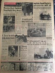 YENİ SABAH GAZETESİ 7 OCAK 1958 YIL :20 SAYI :6769--F.Küçük Tedhiş durmazsa mukabele edeceğiz dedi: Zorlu 125 bin Türkü yabancı  bayrak altında yaşatmak istemiyoruz dedi --Ticaret ve Sanayi odaları seçimi 1 yıl geri bırakıldı ---Amerika Bağdat Paktına şimdilik katılmayacak --Bilet karaborsası  bir şebekenin elinde --Şehrimizde yılın ikinci cinayeti ---Kocasını işe çocuklarını mektebe gönderip dostunu da içeri almış --İstanbul Rehberi ---DP Geçici İl İdare Kurulu Teşekkül Etti ---Şehri kirletenlerle  başa çıkmak imkansız --Genelevlerin şehir dışına nakli işine hız verildi ---İspanya da kadın modası   ihraç ediyor ---Basketbol liginin bugünkü beş maçı ---İngilizler Hamit Kaplan a antrenörlük teklif etti ---Galatasaray bu hafta tertip değiştirecek ---Profesyonel . 1 lig on takım kalacak ---Beşiktaş Sarıyer le oynuyor --Fenerbahçe ikilik kalkıyor --Krutçef in durumunun sarsıldığı söyleniyor ---Bütçe encümeni müzakereleri ---