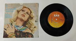 FÜSUN ÖNAL * NEDEN TUTTUN ELİMİ (ESKİ BİR HİKAYE) * BUNLAR DA GEÇER * 45LİK PLAK