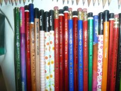 AHŞAP KURŞUN KALEM 100 ADET+4 KALEMTRAŞ+6 ADET FABER PELİKAN PRİTT SİLGİ HEPSİ FİYATA DAHİL HEPSİ SIFIR