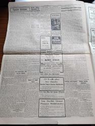 Cumhuriyet Gazetesi - 12 Kasım 1948 - 20 Yıl Sonra İlk Gensoru - Kabine Halk Partisi Grubunda Dün İtimad Reyi Aldı - Bütçe Komisyonu Mali Durumumuzu İnceliyor - Bütçe Komisyonu Katibi Fakihe Öymen Fotoğraf - Unesco Yönetim Kurulu Dün İlk İçtimaını Yaptı - Dolmuş Yapan Taksiler Dolmabahçe Yoluyla Beyoğlu'na Çıkacaklar - Arabaya Koşulan Vatandaşlar -  Zengin Vatandaş Refik Hıfzı Büyükaslan Milyonluk Servetini Darülacezeye Bıraktı - Saint Helene'de ölen Napolyon'un Benzeri Mi İdi - Sultanahmet'te Yapılması Düşünülen Adliye Sarayı İnşaatından Vazgeçildi -   Beşiktaş Beykoz Maçı - Dar Yol Yazan Peride Celal Yazı Dizisi - İngiliz Başbakanı Attlee Truman Ve Stalin Mülakatı Aleyhinde - Makineye Ne Hacet Yazan Burhan Felek Köşe Yazısı - Serenad Elhamra Sinemasında - Küçük Hikaye Yapraklar Dökülürken Yazan Cevad Tevfik Enson - Korkusuz Lassie Kadıköy Opera Sinemasında - Müzeyyen Senar Işıl'dan Sen Bu Yaylaları Şarkısını Dinleyin - Bugünkü Radyo Programı - İstanbul Belediyesi Şehir Tiyatroları