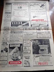 Cumhuriyet Gazetesi - 8 Nisan 1949 - Gelir Vergisi Kanunu Görüşülürken Yazanlar Abidin Daver Köşe Yazısı - Yeni Seçim Kanunu Hazırlığında İkinci Safha - Yeni Bir Harpte Atom Bombası Kullanılacak - Atlantik Paktının İmza Törenine Aid Biri Resim - Albay Zaim Büyük Suriye'deki Bahsetti - Muzaffer Güreşçilerimiz Dün Yeşilköy Hava Meydanında Fotoğraf - Gelir Vergisi Yabancılar Hakkındaki Maddelerin Müzakeresi Mecliste Tartışmalı Oldu - Amerika Yollarımız İçin Yardımını Arttıracak - Stalin'le Molotof Arasında Benzerlikler Yazan Viktor Kravçenko - Ermeni Patrikhanesinde Anlaşmazlık Devam Ediyor - Vatan ve Aşk Yazan Graham Greene Yazı işleri - Kaşığın Sapı Yazan Burhan Felek Köşe Yazısı - Hamdullah Suphi Tanrıöver İzmir'de - Coşkun Kardeşler Ve Semiha Coşar Ve Ferdi Tayfur Eyüp Şafak Sinemasında - Gönülden Yaralılar Taksim Sinemasında - Bugünkü Radyo Programı - Bulmaca - Philips Radyogramofon