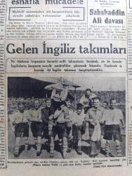 Cumhuriyet Gazetesi - 18 Mayıs 1949 - Politika Tekniği Yazan Nadir Nadi Köşe Yazısı - Ara Seçimlere Girme İşinden Çıkan Tartışma - Celal Bayar Samsun'da Da Seçimlerden Bahsetti - Demokrat Partiye Yeni Bir Cevap - Türkiye İtalya Milli Maçı - CHP Meclis Grubunda Eski Bir Mesele Tazelendi - Sabahaddin Ali Davası Ali Ertekin Cezaevine Sevkedilirken Fotoğraf - Memleketimize Gelecek Meşhur İngiliz Takımı Charlton Fotoğraf - Talim Gören Pilotlarımız Fotoğraf - Pahalı Satış Yapacak Esnafla Mücadele - 19 Mayıs Gençlik Bayramı Sebebiyle İnönü Ve Fenerbahçe Stadında Spor Gösterileri - İstanbul'da 71 İçkili Yer Kapatılacak - Vatan Ve Aşk Yazan Graham Greene Yazı Dizisi - Dini Siyaseten Karıştırmamak Gerek Yazan Ömer Rıza Doğrul Köşe Yazısı - 23 Nisan Filmi New York'ta Gösterildi - Galatasaray Lisesi Futbol Şampiyonu Oldu - Suaz Badana Boyaları - Bugünkü Radyo Programı - Büyük Baklacıoğlu Erzak Pazarı - Royal Radyo Pil Bataryaları - Büyükadada Splendit Palas Oteli 2 Haziran Perşembe Günü Açılacak