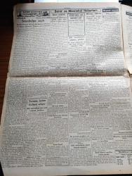 Cumhuriyet Gazetesi - 24 İkincikanun (Ocak) 1939 - İspanya Harbinin Manası Yazan Nadir Nadi Köşe Yazısı - Katalonya'da Örfi İdare - İngiliz Ve Amerikan Tebaları Barselona'yı Terkediyor - Sinema Ve Tiyatrolar Tamamen Tatil Edildi - General Franko Katalonya Cephesindeki Harekatı Takip Ediyor Fotoğraf - Fransa'nın Hatay Delegesi Kolonel Köle Ankara'ya Geldi - İtalyan Hariciye Nazırı Kont Ciano Dün Belgrad'dan Ayrıldı - Tarihte Büyük Deniz Muharebeleri Nakleden Abidin Daver Köşe Yazısı - Şikago Yanıyor Yarın Akşam Melek Sinemasında - Ses Kraliçesi Hamiyet Yüceses Yarın Akşam Turan Sinemasında - Dişi Tarzan Beşiktaş Suad Park Sinemasında - Conkbayırında Atatürk'ün Hayatını Kurtaran Saat Yazan Salahaddin Güngör - Meşhur Dünya Boks Şampiyonu Zenci Coe Luis Fotoğraf - İstanbulspor Hükmen Mağlup Edildi - Kim Derdi Ki Yazan Vicky Baum Yazı Dizisi - Selma Ve Gölgesi Yazan Server Bedi Yazı Dizisi - Karısından Başka Model Kullanmayan Sanatkar Ressam Fra Filippo - Hadiselerin Resimleri - Gripin