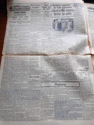 Cumhuriyet Gazetesi - 11 Nisan 1941 - Yugoslavyaya Baskın Yazan Yunus Nadi Köşe Yazısı - Anadolu'ya Gitmek İsteyen Halkın Kaydına Başlandı - Örfi İdare Komutanımız Korgeneral Ali Rıza Artunkal -  Kızılordu Gazetesi Yugoslavya Ordusunu Methediyor - Alman İlerleyişi Dün Durdu - İngiliz Ordusu Mevzilere Girdi - Churchill Amerikadan Daha Çok Gemi İstiyor - Berlin Şiddetli Surette Bombalandı - Birinci Hareket Ordusu Yazan Salahaddin Güngör Yazı Dizisi - Pazar Günü Üsküdar Ve Eminönde Pasif Korunma Tecrübeleri Yapılacak - Bir Aşk Uçurumu Yazan Mahmud Yesari Yazı Dizisi - Niyet Nereye Yazan Burhan Felek Köşe Yazısı - İki Esir Yazan Lajos Zilahy Yazı Dizisi - İstanbul Lisesi'nin Spor Bayramı - Lekeli Kadın Beşiktaş Şen Sinemasında - Safiye Ayla Maksimde - Nevrozin - Marvin Saatleri