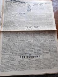 Cumhuriyet Gazetesi - 11 Nisan 1941 - Yugoslavyaya Baskın Yazan Yunus Nadi Köşe Yazısı - Anadolu'ya Gitmek İsteyen Halkın Kaydına Başlandı - Örfi İdare Komutanımız Korgeneral Ali Rıza Artunkal -  Kızılordu Gazetesi Yugoslavya Ordusunu Methediyor - Alman İlerleyişi Dün Durdu - İngiliz Ordusu Mevzilere Girdi - Churchill Amerikadan Daha Çok Gemi İstiyor - Berlin Şiddetli Surette Bombalandı - Birinci Hareket Ordusu Yazan Salahaddin Güngör Yazı Dizisi - Pazar Günü Üsküdar Ve Eminönde Pasif Korunma Tecrübeleri Yapılacak - Bir Aşk Uçurumu Yazan Mahmud Yesari Yazı Dizisi - Niyet Nereye Yazan Burhan Felek Köşe Yazısı - İki Esir Yazan Lajos Zilahy Yazı Dizisi - İstanbul Lisesi'nin Spor Bayramı - Lekeli Kadın Beşiktaş Şen Sinemasında - Safiye Ayla Maksimde - Nevrozin - Marvin Saatleri