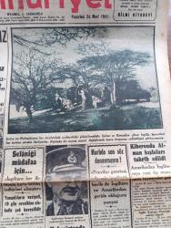 Cumhuriyet Gazetesi - 24  Mart 1941 - Bir Seyahatin Hikayesi Yazan Yunus Nadi Köşe - İstanbul Üniversitesi Rektörü Cemil Bilsel'in Mühim Nutku - Beşiktaş Fenerbahçe'yi 7 1 Yendi -  Galatasaray İstanbulspor'u 4 2 Yenmişlerdir - Japonya Hariciye Nazırı Matsuoka Moskova'da - Kiberonda Alman Kışlaları Tahrip Edildi - Birinci Hareket Ordusu Yazan Salahaddin Güngör Yazı Dizisi - Küçük Hikaye Uçurum Yazan Mükerrem Kamil Su -  Memlekette Tek Tip Ekmek Tatbikatı - Felsefe Ve Medeniyet Yazan Profesör M. Şekip Tunç - Kolaylık İstiyoruz Yazan Burhan Felek - Portre İki Esir Muharriri Lajos Zilahy - Fenerbahçe Beşiktaş Maçında Fenerbahçe Kalecisi Bir Kurtarış Yaparken Fotoğraf - Bahar Meleği Yarın Akşam Sümer Sinemasında - Şehir Tiyatrosu Komedi Kısmında Dadı - Singer Saatleri - Nevrozin - Türkiye Cumhuriyeti Ziraat Bankası - Senin Diş Macunu - Skandia Deniz ve Kara Mazotlu Motorlar Gelmiştir