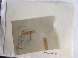 SUUDİ ARABİSTAN KRALI FAYSAL BİN ABDÜLAZİZ'İN ORİJİNAL AJANS BASIMI FOTOĞRAFI (KAĞIT BASKI, HABER METİNLİ) - 21 x 18 cm EBADINDA - PRENS FAYSAL BİN ABDÜLAZİZ AMERİKALI GENELRA NORMAN SCHWARZKOPF'LA ASKERİ ARAÇTA GEÇİT TÖRENİ YAPARKEN