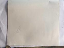 SUUDİ ARABİSTAN KRALI FAYSAL BİN ABDÜLAZİZ'İN ORİJİNAL AJANS BASIMI FOTOĞRAFI (KAĞIT BASKI, HABER METİNLİ) - 21 x 18 cm EBADINDA - PRENS FAYSAL BİN ABDÜLAZİZ AMERİKALI GENELRA NORMAN SCHWARZKOPF'LA ASKERİ ARAÇTA GEÇİT TÖRENİ YAPARKEN