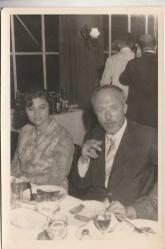 YEMEK İÇMEK KÜLTÜRÜ - 1980 Lİ YILLAR SİGARA İÇEN ADAM TAMEK KÜLLÜK GÖRSELLİ SİYAH BEYAZ FOTOĞRAF 12*18 CM