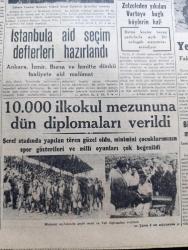 Cumhuriyet Gazetesi - 22 Haziran 1946 - Büyük Misafirimiz Lübnan Cumhurbaşkanı Beşare Elhuri'nin Ankara'daki Ziyaretleri Fotoğraflar - Türk Lübnan Dostluğunu Takviye Eden Ziyaret Yazan Abidin Daver Köşe - Dörtler Konferansı - Maarifin Tutmadığı Söz Hani Spor Şurasında Jimnastikten Talebenin Döndürülmeyeceği Temin Edilmişti - Rize Çay Fabrikasının Temeli Atıldı - Zelzeleden Yıkılan Vartoya Bağlı Köylerin Hali - Şeref Stadında 10.000 İlkokul Mezununa Dün Diplomaları Verildi Fotoğraf - Yeni Edebiyat Fakültesinin Temel Atma Töreni Fotoğraf - İstanbul'a Ait Seçim Defterleri Hazırlandı - Müzeyyen Senar Işıl İsmail Dümbüllü Ve Suzan Yakar Beşiktaş Bahçesinde - İstanbul Üniversitesi Yeni Rektörü Pazartesi Seçilecek - Amcabey Ve Hava Yolları Çizen Cemal Nadir - Cumhurbaşkanı Koşusu Ankara'da Bu Hafta Yapılacak - Sonsuz Panayır Yazan Halide Edip Adıvar Yazı Dizisi - Safiye Ayla Mustafa Çağlar Ve Mefharet Yıldırım Cağaloğlu Çiftesaraylar Bahçesinde - Bugünkü Radyo Programı - Bulmaca