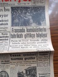 Cumhuriyet Gazetesi - 17 Kasım 1947 - Ordumuzun Yaptığı Tatbikat Münasebetiyle Köşe Yazısı - CHP Kurultayı Bu Sabah Onda Açılıyor - Fransa'da Komünistlerin Tahrikatı Gittikçe Büyüyor - Varto Mektubu Meselesi - Azınlıkları Alakadar Eden Nizamnameler - Genelkurmay Başkanımız Salih Omurtak Şerefine Londra'da Ziyafet Fotoğraf - Beşiktaş Vefa'yı Yendi Fotoğraf - Fenerbahçe Beykozu 5 2 Yendi - Truman'ın Kongreye Mesajı - Bay Hıfzı Tevfik Gönensoya Cevap Yazan Hasan Ali Yücel Köşe Yazısı - Çocuk Kitap Haftası Açıldı - Rüya Gibi Nakleden Hamdi Varoğlu Yazı Dizisi - Bir Küçük Hadise Yazan Burhan Felek Köşe Yazısı - Radyolin Diş Macunu - Halis Balık Yağı Hasan Deposu Laboratuvarına Gelmiştir - Canlı Domuz Satışı - Gözlük Deposu - Gripin - Hamiyet Yüceses Zehra Bilir Ve Müzeyyen Senar Işıl Beyoğlu Eski Novotni Oteli Altında Aile Saz Salonunda - Everett's İkiz Boya Ve Cilalar - Jeep -  Bugünkü Radyo Programı - Bulmaca - İstanbul Belediyesi Şehir Tiyatroları Dram Kısmında Kral Lear