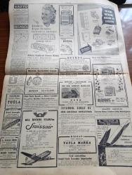 Cumhuriyet Gazetesi - 15 Mart 1948 - Demokrat Parti'nin Geçirdiği Buhran Yazan Abidin Daver Köşe Yazısı - 16 lar Konferansı Bugün Toplanacak - Demokrat Partide Kati Tasfiye Yapılması İsteniyor - Necmettin Sadak Ve Çaldaris Dün Bidault İle Görüştüler - Şimalde Sovyet Baskısı - Irak Ayan Meclisi Başkanı Nuri Said Paşa'nın Demeci - Batakhanelere Karşı Mücadele - Galatasaray Beykoz İstanbulspor Karmasını 5 2 Yendi Fotoğraf - Fenerbahçe Ankara Karmasını 5 2 Yendi - Amerikan Ayanı Marshall Planını Kabul Etti - Beşiktaş Atina Pire Karmasını Yendi - Tıbbiyenin 121. Yıldönümü Kutlandı - Goebbels'in Hatıraları Yazı Dizisi - Nişantaşı Kız Enstitüsündeki Defile - John Steinbeck Gazap Üzümleri Kitabı Remzi Kitabevinde - Huzur Yazan Ahmet Hamdi Tanpınar Yazı Dizisi - Bebekler Ayakta Yazan Burhan Felek Köşe Yazısı - Vefa 3 Beyoğluspor 0 - Gripin - Ferguson Radyo - Bugünkü Radyo Programı - İstanbul Belediyesi Şehir Tiyatroları Dram Kısmında Baykuş