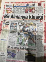 FANATİK SPOR GAZETESİ - 30 Haziran 1998 -Bergkamp-Duisburg-Gürbüz Refioğlu-Ali Yıldırım-Cengiz Kaptan-Hamza Yerlikaya-Hasan Şaş-Feridun Niğdelioğlu-Ayhan Akman-Löw-Baliç-Erıcsson-Cüneyt Karakaya-Okocha-Rüştü-Saffet-İlker-Halil İbrahim-Fenerbahçenin gönlü Siyah incilerden yana-eksen optik-Trabzonlu Abdullah-Orhan Çetin-Mehmet Tan-Hikmet Onur-Metin Aktaş-Yücel Seçkiner-İsa ertürk-Abdullah çevrim-Serena Williams-tv programı-Güven Taner-Intertoto kupası-muzuroviç-Nejat biyediç-Hamit aydın-Gaziantepsporlu Mehmet Ali-Şevket Yalaz-Affan Keçeci-Gürcan Berk-Basri Baykoç-Atıf keçeci-Faik gürses-Olgun Kömürcü-Oktay derelioğlu-Filiz Sığırcı-Romario-Turkcell-Galatasaraylı Arif-Fatih Terim-Aykut akıcı-Cengiz Kaptan
