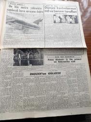 Cumhuriyet Gazetesi - 21 Eylül 1950 - Türk Bulgar Sınırında İmzalanan Protokol - Birleşmiş Milletler Genel Kurulunda Rus Ve Amerikan Teklifleri - Barışseverler Derneğinin Tevkif Edilen Azaları Mahkemeye Götürülürken Fotoğraf - Kore'ye Yeni Bir İhraç Daha Yapıldı - Süreyya İlmen'in İşçilere Yaptığı Büyük Bağış Fotoğraf - Galatasaray'ın Londra'da Yaptığı Dördüncü Maçın Tafsilatı - Galatasaraylılar  Coventry Şehri Vali Ve Belediye Reisiyle Bir Arada Fotoğraf - Tevfik Rüştü Aras Amerika'ya Hareket Etti - İspanyol Komünist Partisi Moskova Temsilcisinin İfşaatı Komintern'in İçyüzü Yazan Castro Delgado Yazı Dizisi - Yeni Ses Tiyatrosu Bu Akşam Açılacak - Karanlık Oda Yazan Peride Celal Yazı Dizisi - Radyoda Temsil Yazan Burhan Felek Köşe Yazısı - Profesör Nimbüs'ün Maceraları Karikatür - İzmir Fuarı Dün Gece Kapandı - Tito Dünya Bankası Direktörüne Ziyafet Verdi - Soysuz Filmi İpek Sinemasında - Hep O Masal Yazan Kemal Ragıp Enson Yazı Dizisi - Dün Yapılan Tenis Karşılaşmaları
