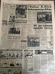YENİ SABAH GAZETESİ 21 EKİM 1960 YIL :23 SAYI :7763---Bayarla Ökmen müdafaalarını yaptılar : Duruşma karar için pazartesiye bırakıldı --Amerikan 6. filosu Ege de büyük bir tatbikat yaptı --Anayasa Mahkemesi Kararlarını Kesin Olacak ---Gebze civarında iki keşif uçağı çarpıştı ---Vali Refik Tulga 2000 lise öğrencisi ile dün sohbet toplantısı yaptı ---En büyük günahları :Siyavuşgil --İstanbul Rehberi ---Mısırlılar bir İsrail uçağını düşürdüler ---Karl Hüseyin in uçağı 2 defa mecburi iniş yaptı --Üç büyükler kendi maçlarını Ankara da oynamak istiyorlar ---Fenerbahçe -A.Gücü ,Galatasaray -Altay ---Serbest güreşte jandarma birinci --Dünyanın en iyi atleti : Elliott --Milli takım kadrosunda değişiklikler  yapılacak --Türkiye de fikir gazeteciliğinin 100. yıldönümü ---Bayar ın kızı N.Gürsoy un gazetecilerle arası düzeldi --Yüksek Adalet Divanının Tutumu Son Derece Adil --Bayar ve F.K Gökay ın Atina fahri hemşehrisi payeleri geri alındı ---