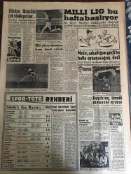 YENİ SABAH GAZETESİ 22 AĞUSTOS 1961 YIL :24 SAYI :8060--Başgil ,AP den müstakil aday : Profesör Samsun A.P müstakil adayı olmayı kabul ettim dedi .--Bayındırlık Bakanı Gökdoğan istifa etti --Polis ,Münih de banka soyan  bir genci arıyor --Bir sabotaj teşebbüsü  akım kaldı --Trafik Müdürü konuşacakmış --Cemal Gürsel Ankara da ---Keşke teklif edilmeseydi :Siyavuşgil --Radyo Programları ---22 Venedik Film Festivali Açıldı --Bir şoför ,direksiyon başında öldürüldü --Dış politika mevzuunda Kıbrıs ta ihtilaf çıktı ---Atletizm Birinciliği çok sönük geçiyor --Milli lig bu hafta başlıyor --Milli güreş takımımız İran adavet edildi ---Beşiktaş ,ücretli menacer arıyor --9 Vilayetin Valileri Değiştirildi --Hahambaşı dün seçildi ---Lisede dört yıl okuyanlar kıdem istiyor ---Gangsterliğini ilan eden edene --Kooperatiflere 400 milyon lira --İzmir de 3 trafik kazasında 1 kişi öldü --