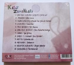 KASET ZAMANLARI / Yok öyle kararlı şeyler * Pinhani * Ogün Sanlısoy * Esin İris * Pilli Bebek * Baba Zula * Motto * Mekanik * Luxus * Son feci bisiklet * Direc-T ~ [ KARTON KORUMALI EDİSYON • CD ]