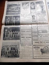 Cumhuriyet Gazetesi - 18 Ağustos 1952 - Türk Yunan Deniz Tatbikatı Başladı - Bize Yapılan Amerikan Yardımına Dair - 1952 Yılının 6 Ayında Yurdumuzda Taşıt Kazaları Yüzünden 440 Kişi Öldü - Celal Bayar İzmir Fuarının Açılışında Bulunacak - Vali Fahrettin Kerim Gökay Dün Gece Yugoslavyadan Geldi - Avrupa Güzelleri Napoli'de Halka Takdim Edildiler Fotoğraf - Ölümünün Yıldönümü Münasebetiyle Honore De Balzac Yazan Samih Nafiz Tansu - Kore'den Öğrencilere Mesaj - Peron'lar Cehennemi Yazan Doktor Alberto Caride Yazı Dizisi - Ruh Gurbetinde Yazan Kerime Nadir Yazı Dizisi - Son Osmanlı Padişahı Vahdeddin'in Kızı Ulviye Geldi Fotoğraf - Artık Konuşuyorum Yazan Burhan Felek Köşe Yazısı - Fenerbahçe Stadında Dünkü Spor Bayramı - Bugünkü Radyo Programı - İpana Diş Macunu - Günseli Başar Napoli'de Halka Takdim Edilirken Fotoğraf- Bendix Otomatik Çamaşır Kurutma Ve Ütü Makineleri - Avcılar Bayramı Dün Kutlandı - 1952 Pontiac Araba - Hofherr Traktörleri