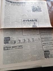 Cumhuriyet Gazetesi - 30 Temmuz 1952 - İran Parlamentosunda Amerika Aleyhdarlığı - Celal Bayar Ankara'ya Gitti - Rüyam Kotrası Floryadan Moda Koyuna Giderken Fotoğraf - Cumhurbaşkanı Celal Bayar Haşim Mardin'e Kupa Verirken Fotoğraf - Sabık Mısır Kralı Faruk Napoliye Dün Ağlayarak Çıktı - Maraton Galibi Zatopek Stada Girerken Fotoğraf - Kore 3. Değiştirme Birliğimiz Bugün Gidiyor Fotoğraf - Rüyam Atlantiği Nasıl Geçti Yazan Vedad Abud Yazı Dizisi - Hayvan Çiftliği Yazan George Orwel Yazı Dizisi - Hac Seferleri Ve Suudi Arabistan'da Çıkan Veba Yazan Doktor Razı Maner - Ruh Gurbetinde Yazan Kerime Nadir Yazı Dizisi - Yargıtay Falih Rıfkı Atay Hakkındaki Davayı Yeniden Bozdu - Olimpiyatlarda Amerika 29 Madalya İle Başta Gidiyor - Vefa Kulübünün Tertip Ettiği Futbol Turnuvası Pazara Başlıyor - Kodak Film - Radyolin Diş Macunu - Mısır Hidiv Ve Kralları Yazan Haluk Y. Şahsuvaroğlu - 35. Sanat Yılı Münasebetiyle Mahmud Moralı İle Bir Mülakat - Kraliçe Elizabeth'in Yeni Bir Resmi