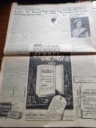 Cumhuriyet Gazetesi - 30 Temmuz 1952 - İran Parlamentosunda Amerika Aleyhdarlığı - Celal Bayar Ankara'ya Gitti - Rüyam Kotrası Floryadan Moda Koyuna Giderken Fotoğraf - Cumhurbaşkanı Celal Bayar Haşim Mardin'e Kupa Verirken Fotoğraf - Sabık Mısır Kralı Faruk Napoliye Dün Ağlayarak Çıktı - Maraton Galibi Zatopek Stada Girerken Fotoğraf - Kore 3. Değiştirme Birliğimiz Bugün Gidiyor Fotoğraf - Rüyam Atlantiği Nasıl Geçti Yazan Vedad Abud Yazı Dizisi - Hayvan Çiftliği Yazan George Orwel Yazı Dizisi - Hac Seferleri Ve Suudi Arabistan'da Çıkan Veba Yazan Doktor Razı Maner - Ruh Gurbetinde Yazan Kerime Nadir Yazı Dizisi - Yargıtay Falih Rıfkı Atay Hakkındaki Davayı Yeniden Bozdu - Olimpiyatlarda Amerika 29 Madalya İle Başta Gidiyor - Vefa Kulübünün Tertip Ettiği Futbol Turnuvası Pazara Başlıyor - Kodak Film - Radyolin Diş Macunu - Mısır Hidiv Ve Kralları Yazan Haluk Y. Şahsuvaroğlu - 35. Sanat Yılı Münasebetiyle Mahmud Moralı İle Bir Mülakat - Kraliçe Elizabeth'in Yeni Bir Resmi