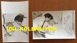 ŞARKICI NECO'NUN ORİJİNAL 2'Lİ FOTOĞRAF SETİ 18 x 12 cm EBADINDA - NECO ve EŞİ OYA GERMEN ÇİFTİ YENİ DOĞAN BEBEKLERİ NUR ZEYNEP'LE BİRLİKTE, 1978