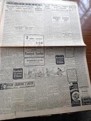 Cumhuriyet Gazetesi - 28 Temmuz 1952 - Dünya Ahvali Hakkında Bir Hasbihal Yazan Abidin Daver Köşe Yazısı - İran Petrolüne Dair Görüşmeler Başlıyor - Yeni Zabıta Memurları Fotoğraf - Evita Peron Öldü - Yusuf İzzeddin'in Kızları Geldi - Grekoromen Güreşlerinde Takımımız Elimine Oldu - Rüyam Kotrası Çanakkale'den Geçti - Zatopek Altın Madalya Alırken Fotoğraf - Hayvan Çiftliği Yazan George Orwel Yazı Dizisi - Bir Hediye Yazanlar Bedri Rahmi Eyüboğlu Köşe Yazısı - Rüyam Atlantiği Nasıl Geçti Yazan Vedad Abud Yazı Dizisi - Ruh Gurbetinde Yazan Kerime Nadir Yazı Dizisi - Nahaş Paşa'nın Dönüşü Yazan Ömer Sami Coşar - Romanya'da Ermenilerin Tehciri - Gümülcine'de Celal Bayar Lisesi - İstanbul Havalimanı Cumhuriyet Bayramı'nda Açılacak - Nuri Boytor'un Son Güreşlere Dair Demeci - Metropoliten Müzesi Yazan Zeynel Akkoç - Günün Resimleri - Radyolin Dünyanın En Antiseptik Diş Macunu - Tozfatin Zambo Çocuk Maması - Siera Radyoları - Hoover Elektrikli Süpürge - Kodak Film - Bergougnan Lastikleri