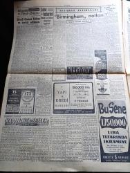 Cumhuriyet Gazetesi - 21 Haziran 1956 - Meclis Üç Bakan Sıtkı Yırcalı Hasan Polatkan Ve Fatin Rüştü Zorlu Suçsuz Gördü - Hariciye Vekili Fuat Köprülü'nün İstifasına Dair Dün Basına Verdiği Beyanat - Kıbrıs İçin Londra'dan Garanti Mi İstedik - Hilton'da Bir Yılda Neler Yenilmiş İçilmiş - Fenerbahçe Galatasaray Futbol Maçı - Rizeli Osman Kahya Ve Tevkif Edilmem - Karanlıkta Sesler Yazan Perihan Zorlu Yazı Dizisi - Rusya İle Yugoslavya Arasında İk Anlaşma - Cesaret Nedir Yazan Burhan Felek Köşe Yazısı- Melek Ve Sümer Sinemaları Boşaltıldı - Kazım İsmail Gürkan- Karacaoğlan Yazan Yaşar Kemal  Resimleyen Münif Fehim Yazı Dizisi - Resimli Romanımız Çifte Cinayet Yazan Pierre Gordeaux -- Mısır'da General Necib Dün Serbest Bırakıldı - Avrupalı Otelciler Vali Fahrettin Kerim Gökay İle Görüştü -  İstanbulspor Beykoz'u 2 1 Mağlup Etti - Futbolda Transfer Başlıyor - F.İ.F.A Kongresinden Dönen Tek Seçici Eşfak Aykaç Dedi Ki - Fenerbahçe Atletizm Takımı Antrenörü Reşad Erte - Piyale Makarnası