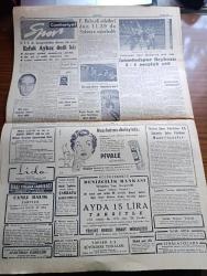 Cumhuriyet Gazetesi - 21 Haziran 1956 - Meclis Üç Bakan Sıtkı Yırcalı Hasan Polatkan Ve Fatin Rüştü Zorlu Suçsuz Gördü - Hariciye Vekili Fuat Köprülü'nün İstifasına Dair Dün Basına Verdiği Beyanat - Kıbrıs İçin Londra'dan Garanti Mi İstedik - Hilton'da Bir Yılda Neler Yenilmiş İçilmiş - Fenerbahçe Galatasaray Futbol Maçı - Rizeli Osman Kahya Ve Tevkif Edilmem - Karanlıkta Sesler Yazan Perihan Zorlu Yazı Dizisi - Rusya İle Yugoslavya Arasında İk Anlaşma - Cesaret Nedir Yazan Burhan Felek Köşe Yazısı- Melek Ve Sümer Sinemaları Boşaltıldı - Kazım İsmail Gürkan- Karacaoğlan Yazan Yaşar Kemal  Resimleyen Münif Fehim Yazı Dizisi - Resimli Romanımız Çifte Cinayet Yazan Pierre Gordeaux -- Mısır'da General Necib Dün Serbest Bırakıldı - Avrupalı Otelciler Vali Fahrettin Kerim Gökay İle Görüştü -  İstanbulspor Beykoz'u 2 1 Mağlup Etti - Futbolda Transfer Başlıyor - F.İ.F.A Kongresinden Dönen Tek Seçici Eşfak Aykaç Dedi Ki - Fenerbahçe Atletizm Takımı Antrenörü Reşad Erte - Piyale Makarnası