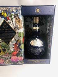 KUTUSU İÇİNDE ROYAL SALUTE  21  viski şişesi