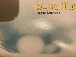 Blue Jean Dergi Ocak 2002 George Harrison Jennifer Lopez Kapakta posterler Marc Anthony Westlife  Shakira