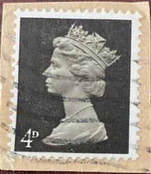 İngiltere Pulu - England Stamp -  Mektup Zarfından Kesilmiş / Postadan Geçmiş Pul Filateli - KRALİÇE II. ELIZABETH TEMALI PUL, 4 PARA - YABANCI PULLAR - NOSTALJİK DOĞUM GÜNÜ HEDİYESİ