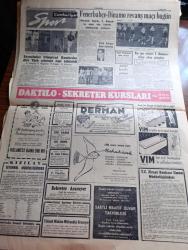 Cumhuriyet Gazetesi - 10 Ekim 1956 - Hürriyet Partisinin Lideri Fevzi Lütfi Karaosmanoğlu CHP'yi İtham Etti - Ticaret Bakanı Zeyyat Mandalinci Dün Gece Amerika'dan Geldi - Dinamo Takımı Fenerbahçe'nin Dolmabahçe Stadında Maçı Fotoğraf - Yunanlılar Sahillerimizdeki Bir Adayı Tahkim Etmeye Kalkıştılar - Kraliçe Süreyya Boşanmıyor - Memlekete Traktör Kaydıyla Giren Lüks Otomobil Fotoğraf- Ulubatlı Hasan Tatbikatı - Don Camillo'nun Küçük Alemi Yazan G. Guareschi Yazı Dizisi - Aşktan Da Üstün Yazan Elizabeth Gaskell Yazı Dizisi - Tramvaylar Tamamen Kaldırılmayacak - Oniki Adada Üsler Yazan Ömer Sami Coşar - Bir Haftada Sigara Bıraktıktan Hap - Rusya'da Çingeneler Kanun Dışı - Aslanları Durduran Adam Bu Akşam Lüks Sinemasında - Ankara İstanbul Radyosu Programı - Bulmaca - Napoleon Şan Sinemasında - Adalet İsrail'e Gidiyor - Beynelmilel Olimpiyat Komitesine Dört Türk Atletinin İsmi Verildi - Ekrem Koçak - Fahir Özgüder - Osman Coşgül