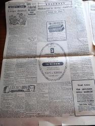 Cumhuriyet Gazetesi - 14 Nisan 1957 - Son 25 Yıldanberi Görülmemiş Kuraklık Tehlikesi - Türkiye Almanya Dostluğu İlerliyor - Adnan Menderes Tunus'a Gidecek - Tevfik İleri Vazifesine Başlıyor - Kıbrıs Meselesi Üzerinde Çalışmalar Devam Ediyor -  Oğuz Toktamış'ın Sahibi Olduğu Yeni Halk Gazetesi Dün Toplattırıldı -  İsmet İnönü Kasım Gülek'in Ratip Tahir Burak'a Yolladığı Telgraf -Moskova Patriği Aleksis Makarios'u Tebrik Etti - 50 Yıl Evvelki Kuleliden Hatıralar  Yazan Hasan Amca Yazı Dizisi - Kırkıncı Oda Yazan Peride Celal Yazı Dizisi -  Makarios'a İkinci Mektup Yazan Hasan Ali Yücel Köşe Yazısı Münir Nurettin Selçuk Londra'da Ameliyat Oldu - Ürdün Suriye Arasında Gerginlik -  -  Pe Re Ja Limon Kolonyası - Bulmaca -  Ümitsiz Saatler Filmi Atlas Sinemasında - Bir Sanayi Sitesi Kurulacak - Denizaltılarımızla 1500 Erin Katıldığı Tatbikat - Beden Terbiyesi Umum Müdürü Değişiyor Mu - Vildan Aşir Savaş - Ziya Ozan - Galatasaray Beykoz'a Puan Kaptırdı - Atletizm Sezonu Açıldı -