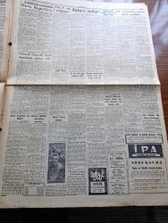 Cumhuriyet Gazetesi - 5 Eylül 1957 - Demokrat Parti İdarecileri Seçime Karar Verdiler - Üç Muhalefet Partisinin Müşterek Tebliği - Haysiyet Divanına Verilecek Demokrat Partililer - Bunlar Arasında Kurucu Fuat Köprülü'de Var - Ürdün'ün Sevimli Kraliçesi Dina İle Bir Görüşme Yaptık Fotoğraf - Kıbrıs'ta Türklerin Hazırladığı Bombalar - Türkiye'de Doğan Bir Köpek Amerika'da Meşhur Oldu - İblisin Kızı Yazan Guy Des Cars Yazı Dizisi - Resimli Romanımız Batan Geminin Esrarı Yazan Pierre Gordeaux Yazı Dizisi - Cennet Yolu Lale Sinemasında - Yıldırım Adam Elhamra Sinemasında - Irak'taki Türklerin Durumu - Kuruçeşme Sırtlarında 410 Yataklı Büyük Bir Turistik Otel İnşa Edilecek - Galatasaray Kampa Girdi Fenerbahçe Bugün Giriyor - Metin Oktay - Naci Erdem - Beşiktaş'ın Vefa Önünden Mağlup Ayrıldı - Milli Maça Gelecek Romanya Basketbol Takımı Belli Oldu - Fay Temizleme Tozu - Krem Pertev - Asporal Ağrı Kesici - Sağırlar Olimpiyatı Sona Erdi - Adalet Takımında Değişikler Yapılacak - Otel Berlin