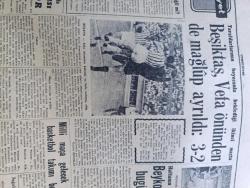 Cumhuriyet Gazetesi - 5 Eylül 1957 - Demokrat Parti İdarecileri Seçime Karar Verdiler - Üç Muhalefet Partisinin Müşterek Tebliği - Haysiyet Divanına Verilecek Demokrat Partililer - Bunlar Arasında Kurucu Fuat Köprülü'de Var - Ürdün'ün Sevimli Kraliçesi Dina İle Bir Görüşme Yaptık Fotoğraf - Kıbrıs'ta Türklerin Hazırladığı Bombalar - Türkiye'de Doğan Bir Köpek Amerika'da Meşhur Oldu - İblisin Kızı Yazan Guy Des Cars Yazı Dizisi - Resimli Romanımız Batan Geminin Esrarı Yazan Pierre Gordeaux Yazı Dizisi - Cennet Yolu Lale Sinemasında - Yıldırım Adam Elhamra Sinemasında - Irak'taki Türklerin Durumu - Kuruçeşme Sırtlarında 410 Yataklı Büyük Bir Turistik Otel İnşa Edilecek - Galatasaray Kampa Girdi Fenerbahçe Bugün Giriyor - Metin Oktay - Naci Erdem - Beşiktaş'ın Vefa Önünden Mağlup Ayrıldı - Milli Maça Gelecek Romanya Basketbol Takımı Belli Oldu - Fay Temizleme Tozu - Krem Pertev - Asporal Ağrı Kesici - Sağırlar Olimpiyatı Sona Erdi - Adalet Takımında Değişikler Yapılacak - Otel Berlin