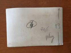 FİLİZ AKIN'IN ORİJİNAL 2'Lİ FOTOĞRAF SETİ - 18 x 12 cm EBADINDA - FİLİZ AKIN 1970'LERDE SAHNE ÖNCESİ AYNA KARŞISINDA MAKYÖZÜ EŞLİĞİNDE MAKYAJINI YAPARKEN ÇEKİLMİŞ 2 FARKLI KARE (AYNADA OĞLU İLKER İNANOĞLU'NUN ÇEÇŞİTLİ FOTOĞRAFLARI)