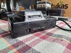 iki adet Filmli Fotoğraf Makinası - Canon - Kodak - Pil yeri arızalı