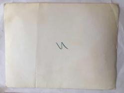 FİLİZ AKIN'IN ORİJİNAL BÜYÜK BOY FOTOĞRAFI - 24 x 18 cm EBADINDA - FİLİZ AKIN 1960'LARDAN BİR YEŞİLÇAM FİLM SAHNESİNDE PASTA ÜZERİNDEKİ MUMLARA ÜFLERKEN