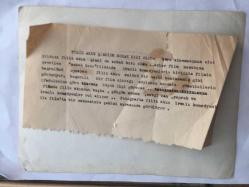 FİLİZ AKIN'IN ORİJİNAL BÜYÜK BOY FOTOĞRAFI - 24 x 18 cm EBADINDA - FİLİZ AKIN 1960'LARDAN BİR YEŞİLÇAM FİLM SAHNESİNDE İRAN'LI KOMEDYENLERLE KARPUZ YERKEN ÇEKİLMİŞ BİR KARE