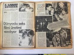 Ses Haftalık Aktüalite Sinema Tiyatro Müzik ve Gençlik Mecmuası Dergisi - 9 Ağustos 1980 - Sayı:10 - Türkan Şoray - Bülent Ersoy - Müzeyyen Senar - Zeki Müren - Peter Sellers - Ayten Gökçer - Cüneyt Gökçer - Sulukule de Tarihe Karıştı haberi - Selçuk Ural - Nebahat Çehre - Şakir Öner - Perihan Savaş - Hülya Koçyiğit - Sami Toker - Osman Sezgin - Deniz Uğur - Alper Cücenoğlu - Melike Demirağ - İrene Papos - Mustafa Akkad - Anthony Quinn - Marilyn Monroe - Carole Chauvet - Regor Moore - James Bond - Lord Sinclair - Ronald Reagen - Cemile Kutgün - Sibel Egemen Posteri - Ayla Dikmen - Enis Berki - Ayla Dikmen - Robin Williams - Esin Engin - Rıza Silahlıpoda - Özdemir Erdoğan - Sezen Aksu - Rio Grande - Dert Ortağı Köşesi - Oschinghis Khan - Aziz Nesin - Meral Taygun - Oytun Turfan - Necmi Elbise Reklamı fotoğraf ve haberi - Tam Takım Dergi