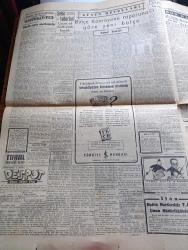 Cumhuriyet Gazetesi - 21 Şubat 1957 - Meclis Bütçe Müzakerelerine Büyük Gürültü İçinde Başladı - Birleşmiş Milletlerde Yunan Davası Suya Düştü -  Maliye Vekili Hasan Polatkan'ın Nutku Fotoğraf - Başkan Eisenhower Çok Müşkül Durumda - Kral Suud Moskova'ya Çağrılıyor - Soprano Leyla Gencer Geldi - Dün Gece 62 Macar Mülteci Daha Geldi - Ordinaryüs Profesör Sadri Maksudi Dün Vefat Etti - Kızılaydaki Suistimal Hadisesi - İstanbul Börekçiler Derneğinin Kongresi Fotoğraf - İdam Sehpasında Can Veren Devletliler Derleyen Cemaleddin Saraçoğlu Yazı Dizisi - Despot Yazan Reşat Enis Yazı Dizisi - Geçen Yıl 2226 Kitap Basıldı - Avrupa Birliğine Doğru İlk Adım  - Resimli Romanımız Mormon Mezhebi Ve Kurucusunun Dramı Çeviren Mazhar Kunt Yazı Dizisi - Bulmaca - Milli Kız Voleybol Takımı Seçiliyor - Kız Liseleri Basketbol Finalinde İstanbul Hükmen Şampiyon - Galatasaraylı İsmail Kurt İyileşti - Fenerbahçeli Feridun Bukager Dün Gece Geldi - Vefa Emniyet Maçı Bugün - Küçük Ayasofya'nın Kongresi -