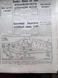 Cumhuriyet Gazetesi - 24 Aralık 1959 - Bir Demeç Üzerine Yazan Nadir Nadi Köşe Yazısı - İstanbul İle İzmir'de Dün 43 Gazeteci Yargılandı - Pulliam Davaları - Dün Kim Dergisi Mesullerine Polis Tarafından Tebligat Yapılırken Fotoğrafı - Kim Dergisi De Dün 1 Ay İçin Kapatıldı - Fransa'da Milli Eğitim Bakanı Dün İstifa Etti - Nice'i 5 1 Yenilen Fenerbahçe Elendi Fotoğrafı - Sağlık Bakanı Lütfi Kırdar Rusya İle Olan Münasebetlerimizin Gelişeceğini Söyledi - Saidi Nursi'nin Mektupları - İstanbul Fuarını Gösteren Kroki - Modern Ekmek Fabrikaları Kuruluyor - 1960 Bütçesi Yazan Osman Okyar - Divan Oteli - Kumar Salgını Yazan Burhan Felek Köşe Yazısı - Papa Komünizme Çattı - Darwin'in Meşhur Nazariyesinin 100. Yıldönümü Günlerindeyiz - Günah Gemisi Filmi Bu Hafta Süreyya'da - Yeni Tiyatroda Tahtaravalli Yazan Çetin Altan - 1959 1960 Yunus Nadi Armağanı Dil Davamız Türk Dili Üzerine Yazan Zekai Turan - Galatasaray İstanbulspor Maçının Biletleri Çift Tarifeli - Agah Erozan - Boks Federasyonu