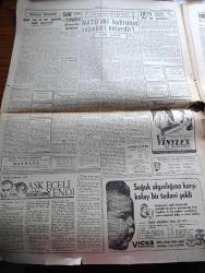 Cumhuriyet Gazetesi - 18 Aralık 1959 - Büyük Dikkat Yazan Nadir Nadi Köşe Yazısı - Gizli Bir Teşkilat Hakkında Tahkikat - 3 Gazeteci Ahmet Emin Yalman Selami Akpınar Ve Naim Tiralinin Hapsi İçin İnfaz Kararı Dün Postaya Verildi - Libya Kralı 3 Gazeteyi Kapattı - Uşak Hadisesinin Duruşması Başladı - Maliye Bakanı Hasan Polatkan Dün Yeni Bütçe Üzerinde 3 Saat Süren Bir Konuşma Yaptı - Fenerbahçe Galatasaray'ı Can Bartu'nun Golüyle Yendi Fotoğraf - Aşk Eceli Yendi Çeviren Hamdi Varoğlu Yazı Dizisi - Televizyon Skandalları Derleyen M. Kenan Kan - Mutlu Akü - Türkiye İş Bankası - Bir Bakkalın Marifeti Yazan Burhan Felek - İdil Biret Paris'te Konser Verdi - Ankara'da Kurulan Türkiye Matbuat Kulübü - Koruyucu Melekler Şatonun Kraliçesi - İnekler Ve Müzik - Bulmaca - İstanbul Şehir Tiyatroları Dram Kısmında Hamlet Oyunu - Fenerbahçe'nin Cenevre Kadrosu - Fenerbahçe Galatasaray Sezonun Maçından Enteresan Notlar - Naci Erdem Ve Metin Oktay Maçtan Bir Kare - Diko Elektrik Şofbenleri