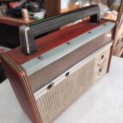 DELTA 8 TRANSİSTÖR KIRMIZI RENK RADYO KASASI