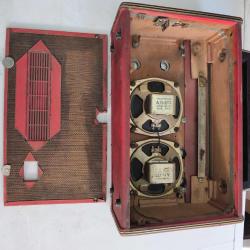 DELTA 8 TRANSİSTÖR KIRMIZI RENK RADYO KASASI