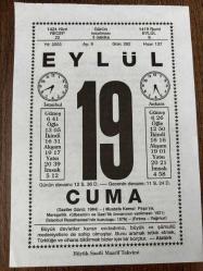 19 EYLÜL 2003 - TAKVİM YAPRAĞI - DOĞUM GÜNÜ HEDİYESİ - BÜYÜK SAATLİ MAARİF TAKVİMİ - ATATÜRK - İLHAMİ BEKİR TEZ- MUSTAFA KEMAL PAŞA'YA MAREŞALLIK RÜTBESİ VERİLDİ - İSTANBUL RASATHANESİ ŞEYHÜLİSLAM'IN KIŞKIRTMASIYLA 1580 DE YIKTIRILDI - BEN RAZIYIM