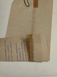 Bir yatakta birbirlerine sarılırken çekilmiş olan ikiz bebeklerin fotoğrafı.ORJİNAL SİYAH & BEYAZ 20x14cm EBADINDA - 1940'LAR, 1950'LER, 1960'LAR ve 1970'LER