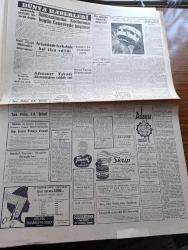 Cumhuriyet Gazetesi - 15 Mart 1960 - Seçim Kanunu'nu Tadil Edecek Olan Tasarılar Meclis Gündeminde - CHP Meclisinin Beklenen Tebliği Dün Yayınlandı - Osman Bölükbaşı'nın Yargıtay'da Duruşması - Amerika'da Zenci Olan Beyaz Gazeteci John Howard Griffin -  Amerikalı Yarbay Morrison'un Davasında Dün Sıkı Tedbirler Alındı - Antalya Kleopatra Filmi İçin Elizabeth Taylor'u Bekliyor - Vatan Gazetesi Başyazarı Ahmet Emin Yalman Tedavi altına Alındı - Faik Ahmet Barutçu Anıldı - Evlerden Biri Yazan Orhan Kemal Yazı Dizisi - İşporta Yazan Burhan Felek Köşe Yazısı - Adenauer Yahudi Düşmanlığını Takbih Etti - Koruyucu Melekler Şatonun Kraliçesi Çizgi - Resimli Roman Bir Çiçekle Yaz Olmaz Yazan ve Çizen Salih Erimez - Oruç Tutmama Yüzünden İki Hadise - Lale Arabası 30  Mart Günü Yola Çıkıyor - Gülle Atmada İki Yeni Dünya Rekoru Tamara Press Ve Perry O'Brien - Dolmabahçe Stadı Işıklanıyor - Kim Şampiyon Olacak Yazan Eyüp Mü Taksim Mi - Fenerbahçe Ve Vefa Gençlerde İstanbul Şampiyonu Oldular