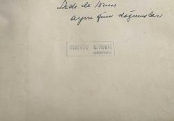 Dedesi ile evde top oynarken çekilmiş olan bir çocuk fotoğrafı.ORJİNAL SİYAH & BEYAZ 24x17cm EBADINDA - 1940'LAR, 1950'LER, 1960'LAR ve 1970'LER